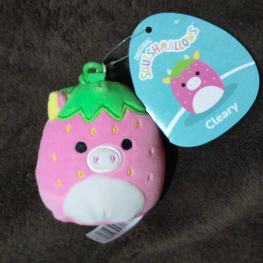 Cleary the Strawberry Cow clip squishmallow, BNWT